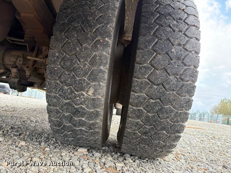 image for item EW7570 2017 Ford F550 Super Duty bucket truck