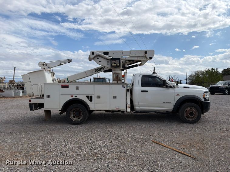 image for item EW7571 2019 RAM 5500 bucket truck
