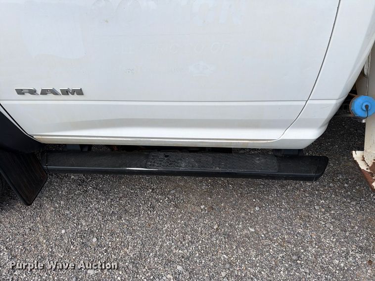image for item EW7571 2019 RAM 5500 bucket truck