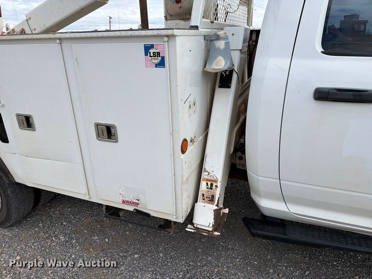 image for item EW7571 2019 RAM 5500 bucket truck