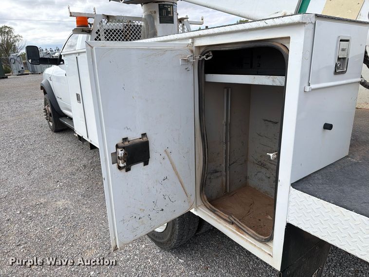 image for item EW7571 2019 RAM 5500 bucket truck