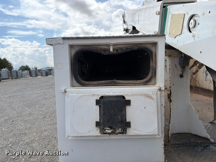 image for item EW7571 2019 RAM 5500 bucket truck