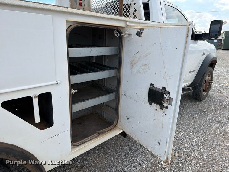 image for item EW7571 2019 RAM 5500 bucket truck