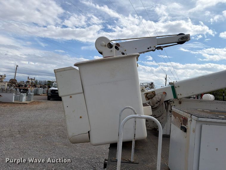 image for item EW7571 2019 RAM 5500 bucket truck