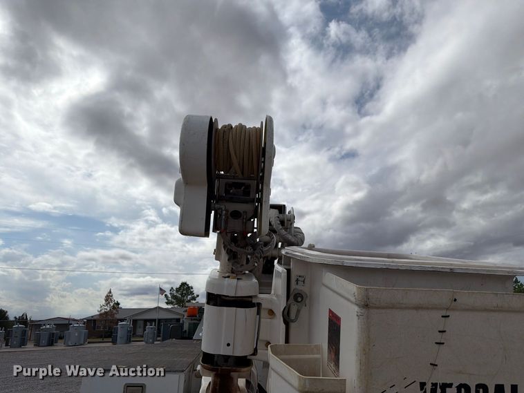 image for item EW7571 2019 RAM 5500 bucket truck