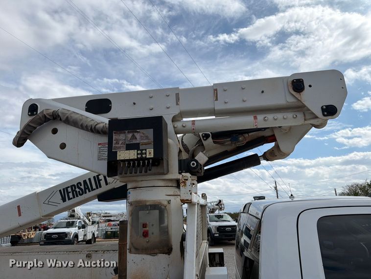 image for item EW7571 2019 RAM 5500 bucket truck