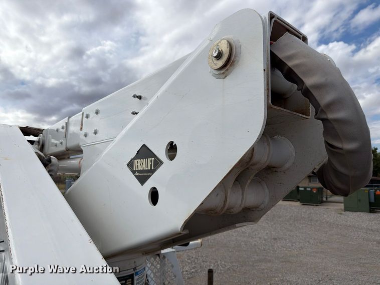 image for item EW7571 2019 RAM 5500 bucket truck