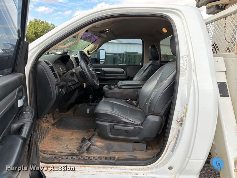 image for item EW7571 2019 RAM 5500 bucket truck