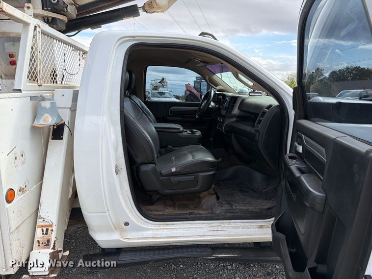 image for item EW7571 2019 RAM 5500 bucket truck