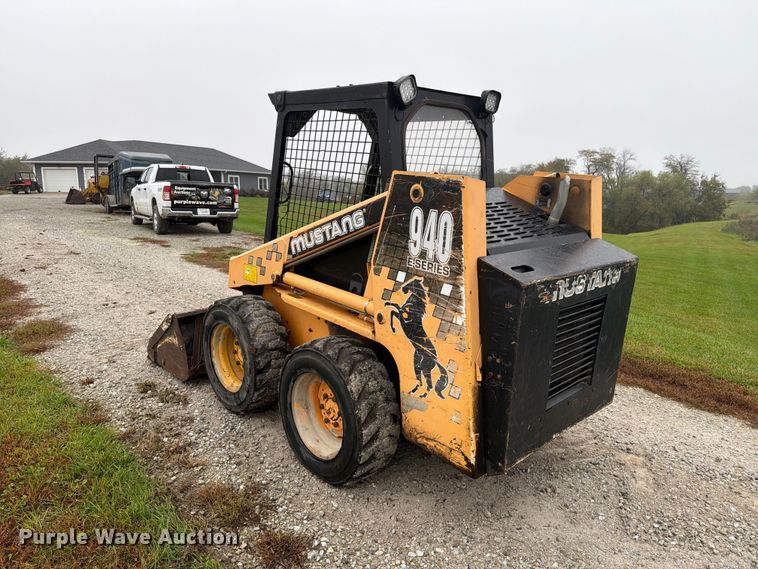 image for item EX1058 1988 Mustang 940 skid steer loader