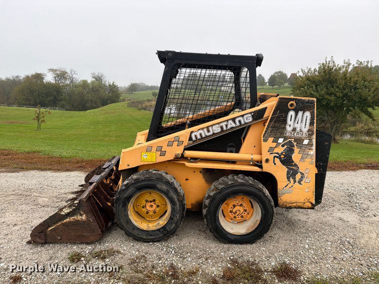 image for item EX1058 1988 Mustang 940 skid steer loader