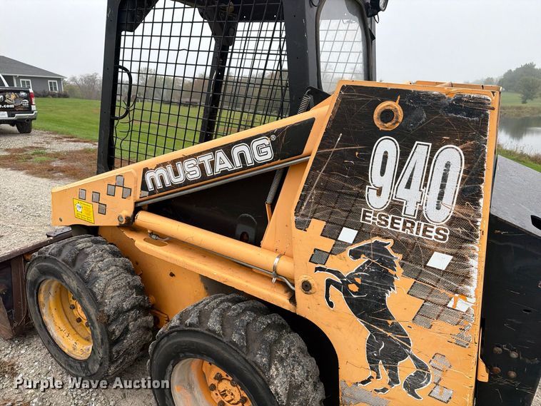 image for item EX1058 1988 Mustang 940 skid steer loader