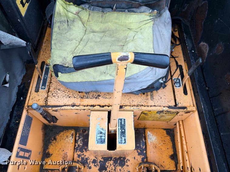 image for item EX1058 1988 Mustang 940 skid steer loader