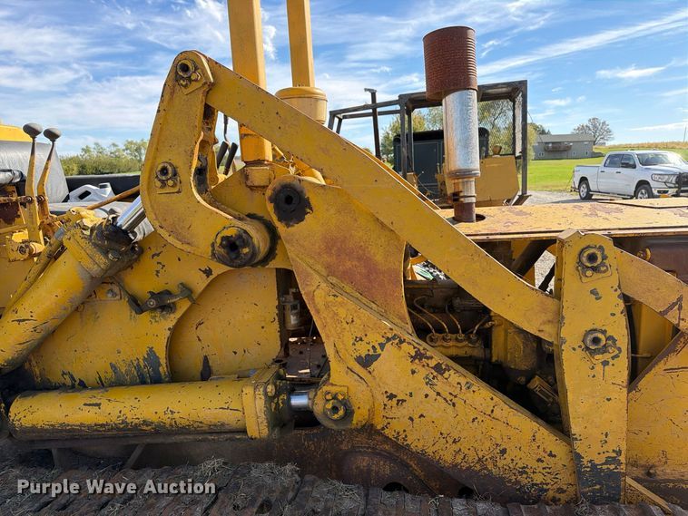 image for item EX1061 1964 Caterpillar 933F track loader