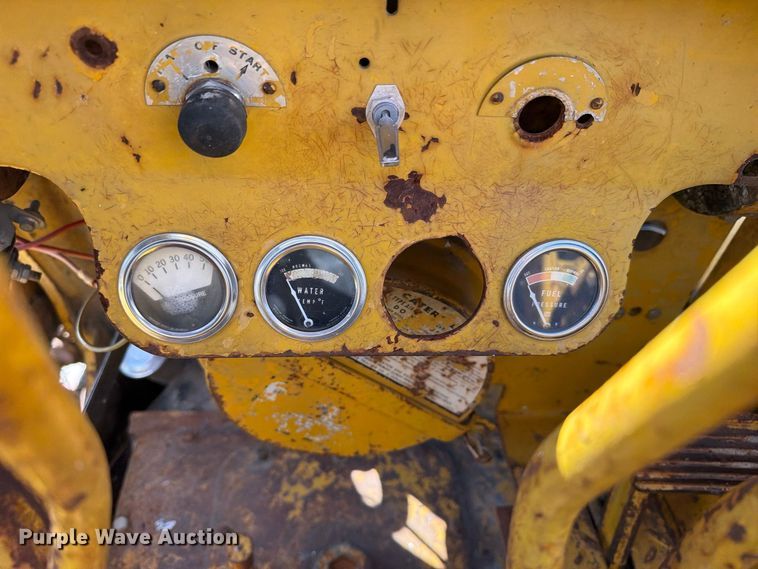 image for item EX1061 1964 Caterpillar 933F track loader