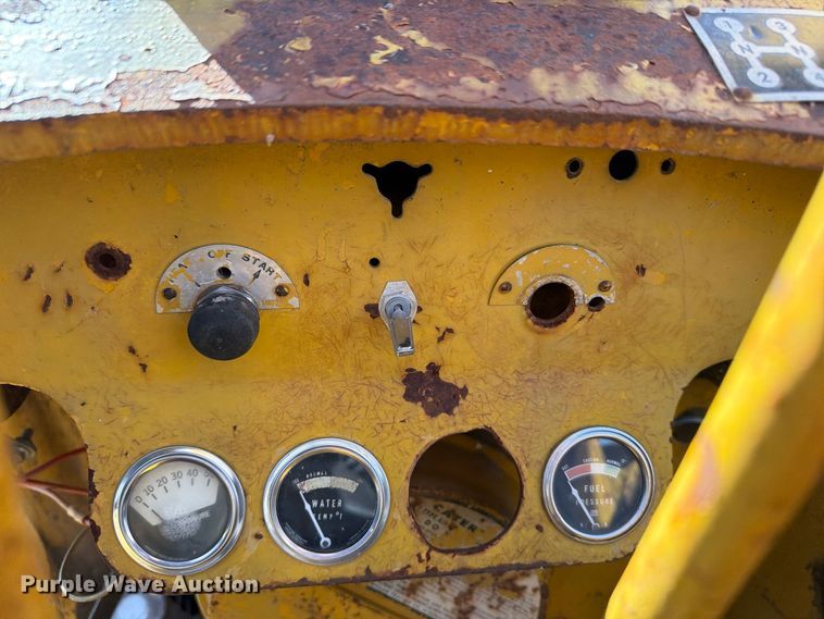 image for item EX1061 1964 Caterpillar 933F track loader
