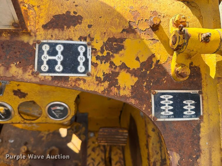 image for item EX1061 1964 Caterpillar 933F track loader