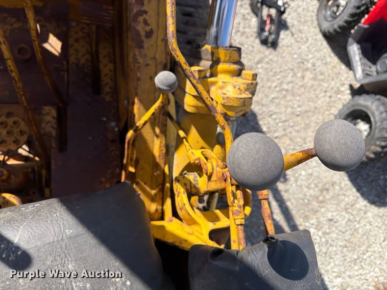 image for item EX1061 1964 Caterpillar 933F track loader