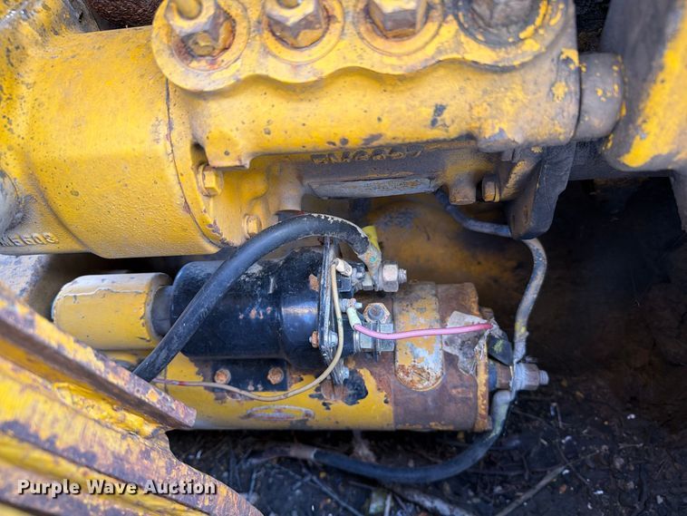 image for item EX1061 1964 Caterpillar 933F track loader