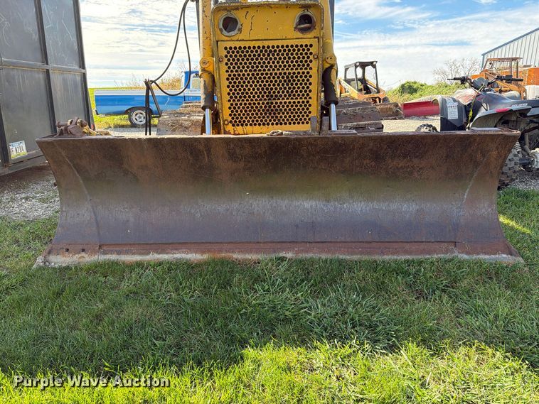 image for item EX1068 Case D1150 dozer