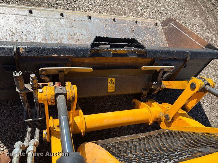 image for item EX1075 2019 JCB 1CXT HiFlow compact tracked backhoe