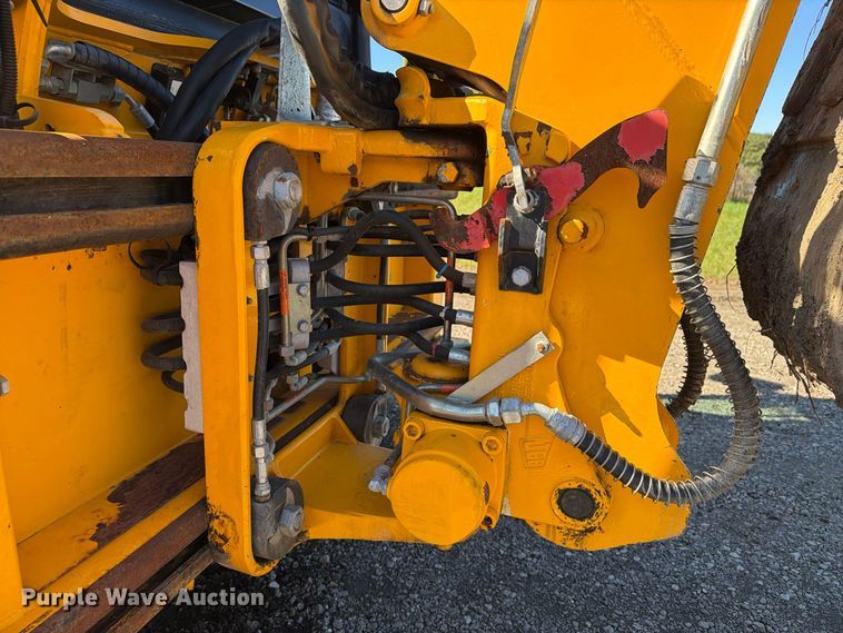 image for item EX1075 2019 JCB 1CXT HiFlow compact tracked backhoe