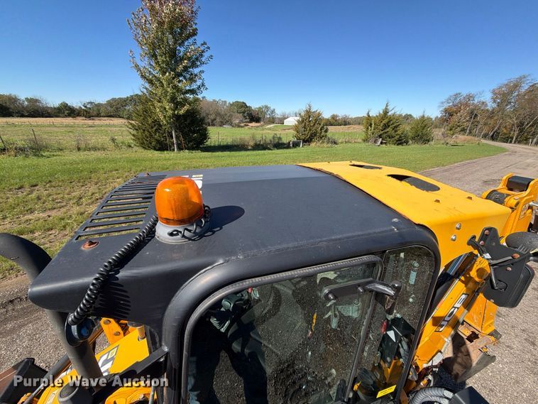 image for item EX1075 2019 JCB 1CXT HiFlow compact tracked backhoe