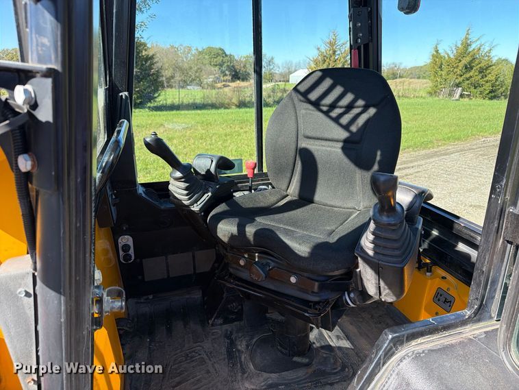 image for item EX1075 2019 JCB 1CXT HiFlow compact tracked backhoe