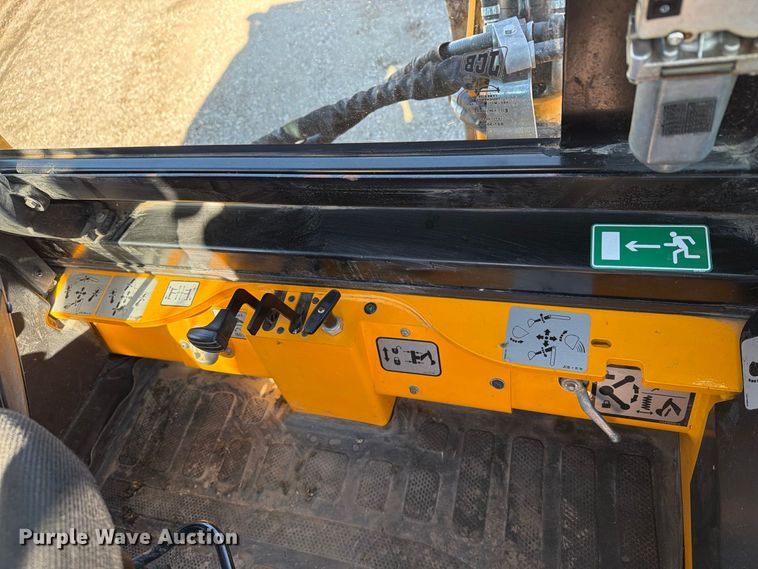 image for item EX1075 2019 JCB 1CXT HiFlow compact tracked backhoe