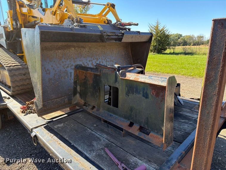 image for item EX1075 2019 JCB 1CXT HiFlow compact tracked backhoe