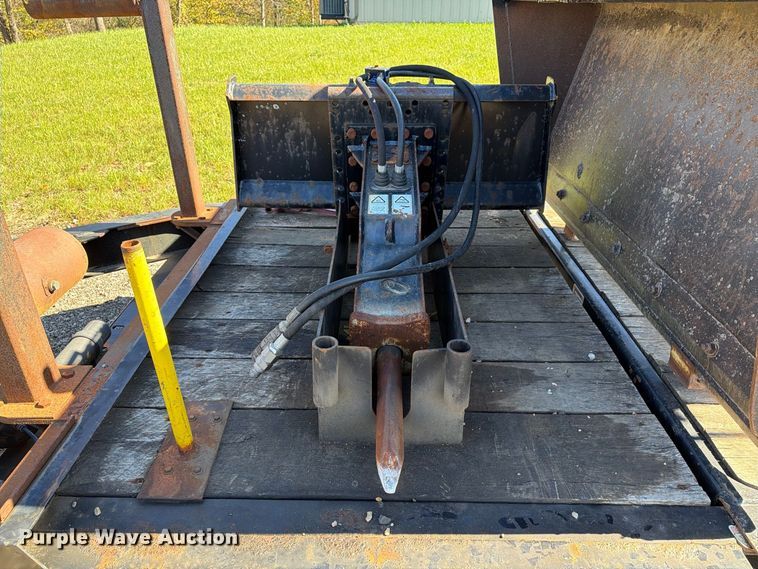 image for item EX1075 2019 JCB 1CXT HiFlow compact tracked backhoe