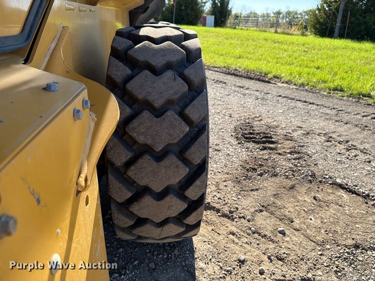 image for item EX1081 2023 John Deere 332G skid steer loader