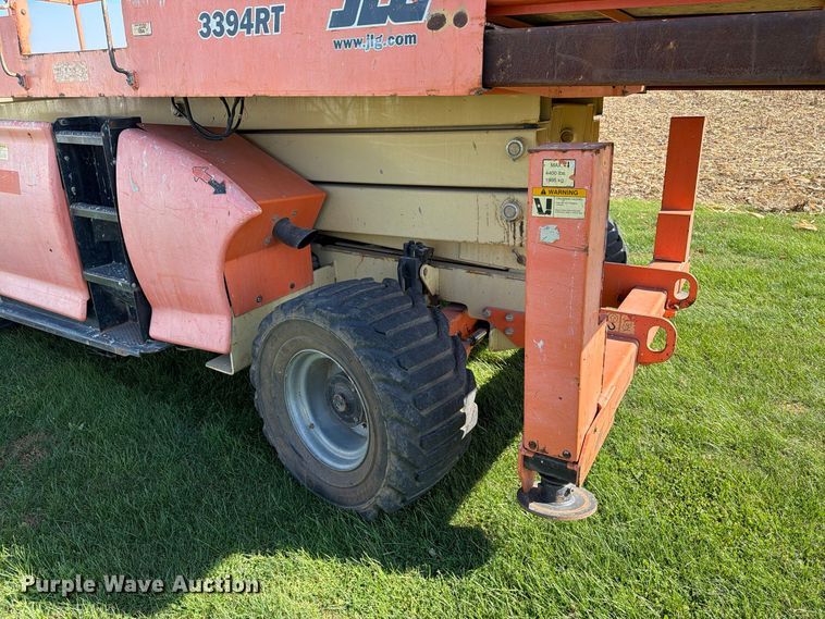 image for item EX1140 JLG 3394RT scissor lift