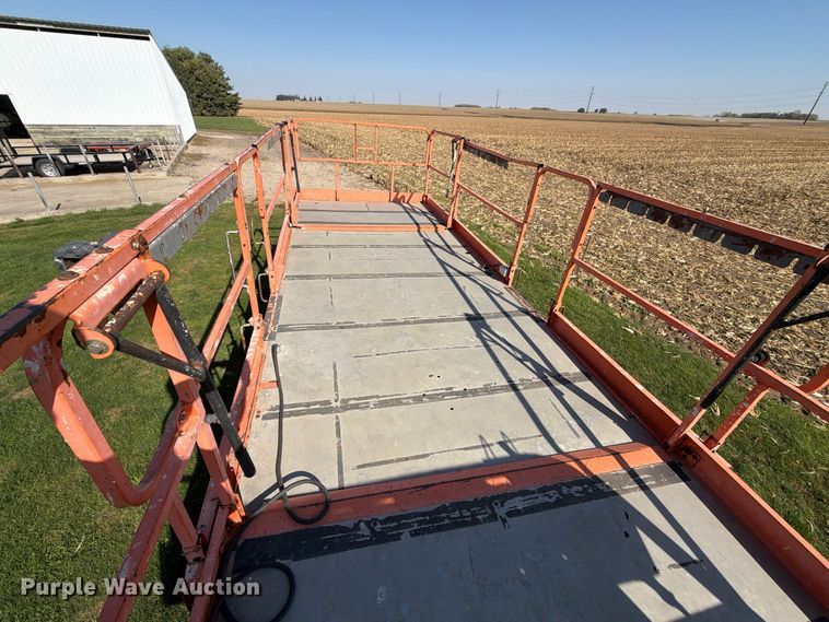 image for item EX1140 JLG 3394RT scissor lift