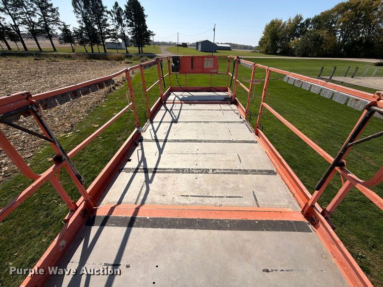 image for item EX1140 JLG 3394RT scissor lift