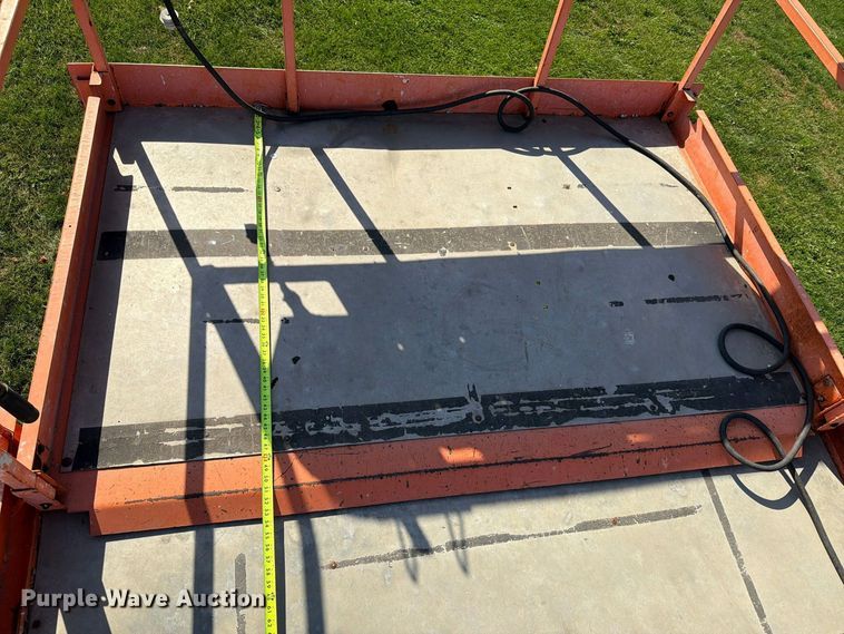 image for item EX1140 JLG 3394RT scissor lift