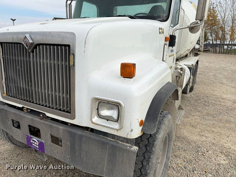 image for item EX1142 2005 International 5500i ready mix truck