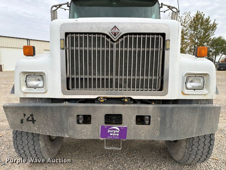 image for item EX1142 2005 International 5500i ready mix truck