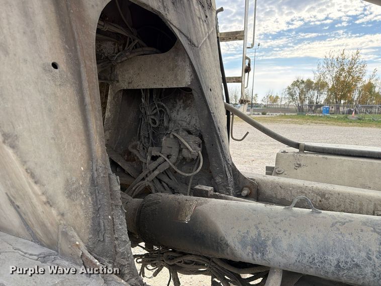 image for item EX1142 2005 International 5500i ready mix truck