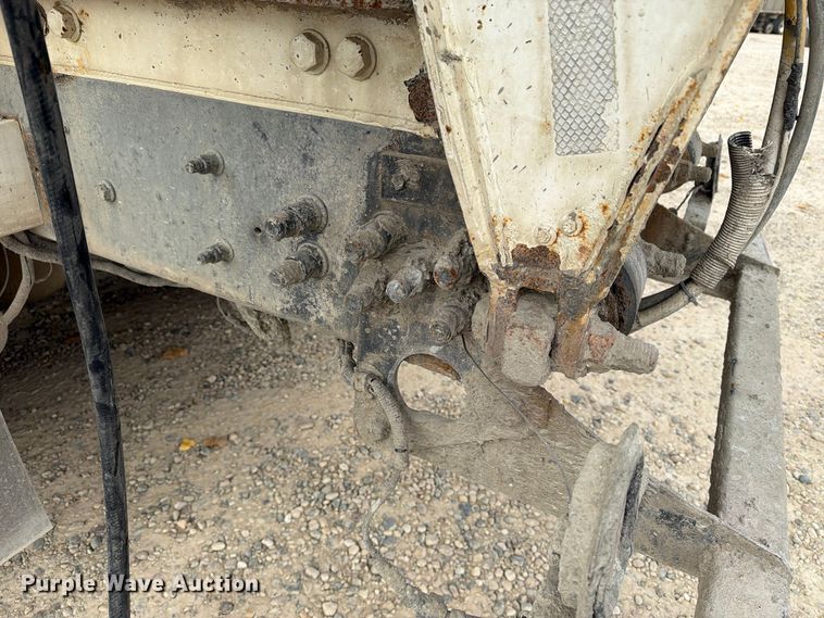 image for item EX1142 2005 International 5500i ready mix truck