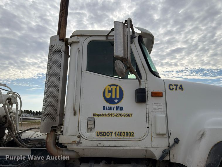 image for item EX1142 2005 International 5500i ready mix truck