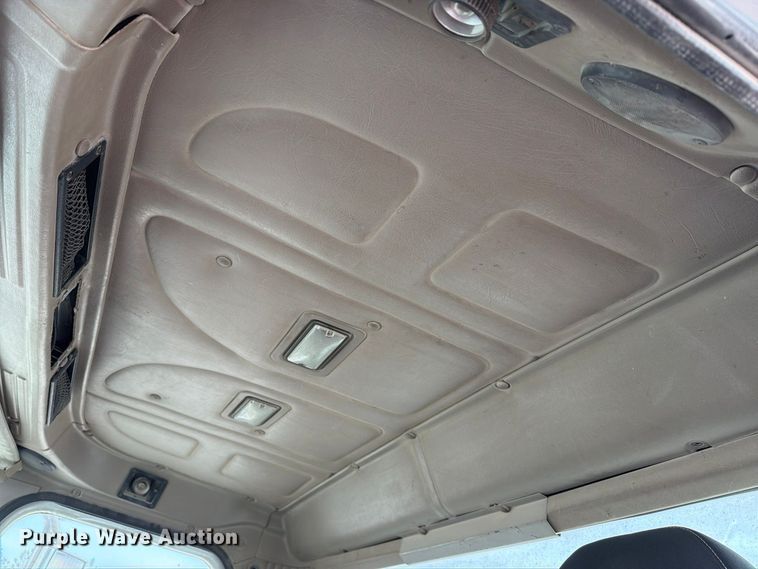 image for item EX1142 2005 International 5500i ready mix truck