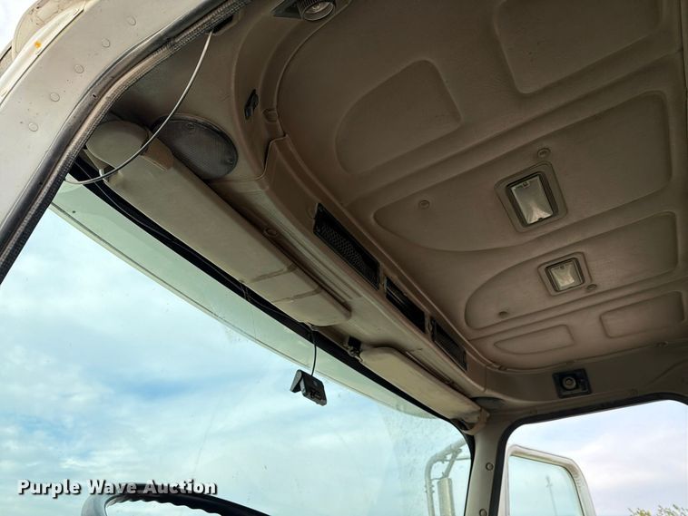 image for item EX1142 2005 International 5500i ready mix truck