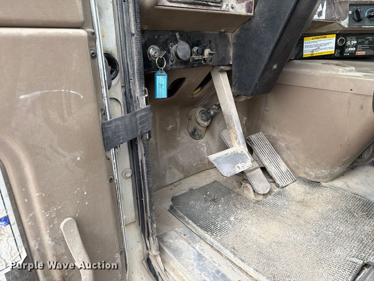 image for item EX1142 2005 International 5500i ready mix truck