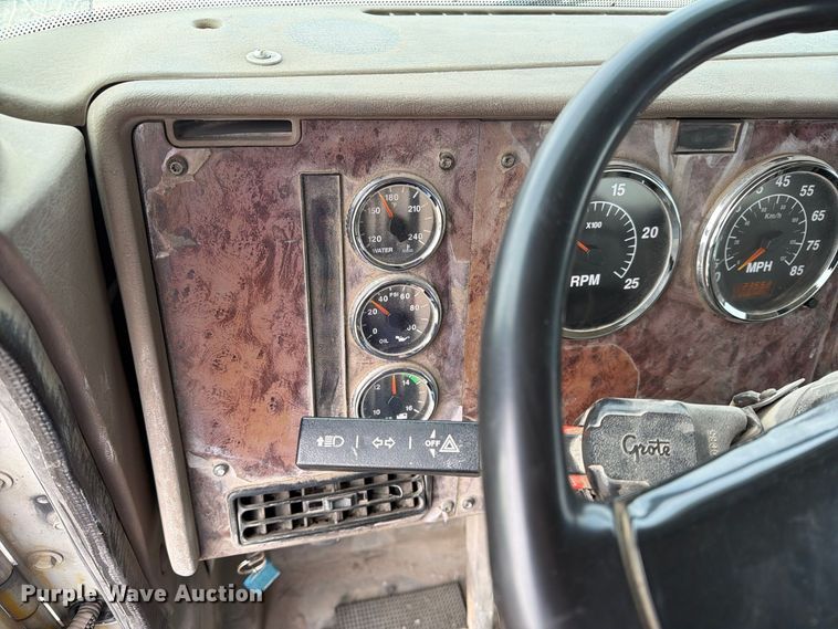 image for item EX1142 2005 International 5500i ready mix truck