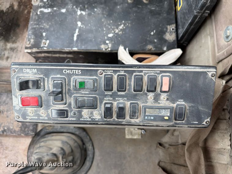 image for item EX1142 2005 International 5500i ready mix truck