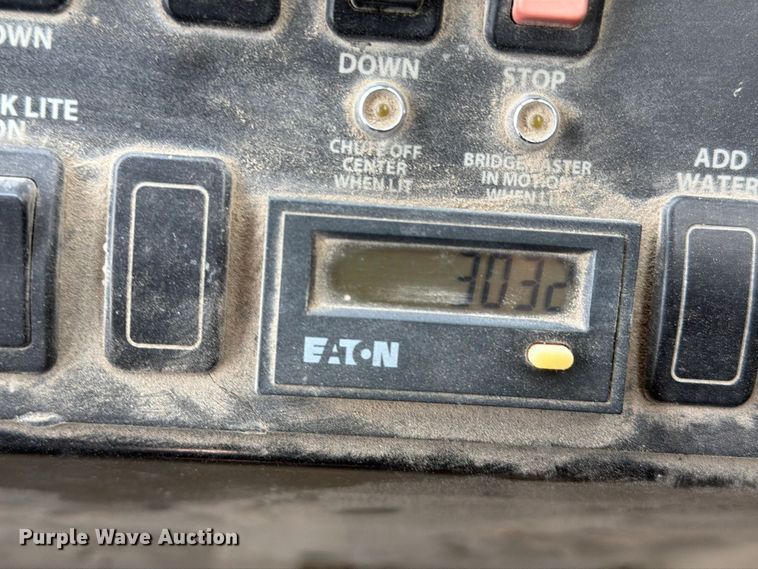 image for item EX1142 2005 International 5500i ready mix truck