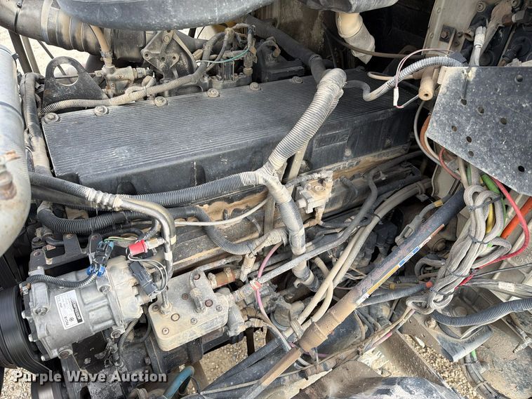 image for item EX1142 2005 International 5500i ready mix truck