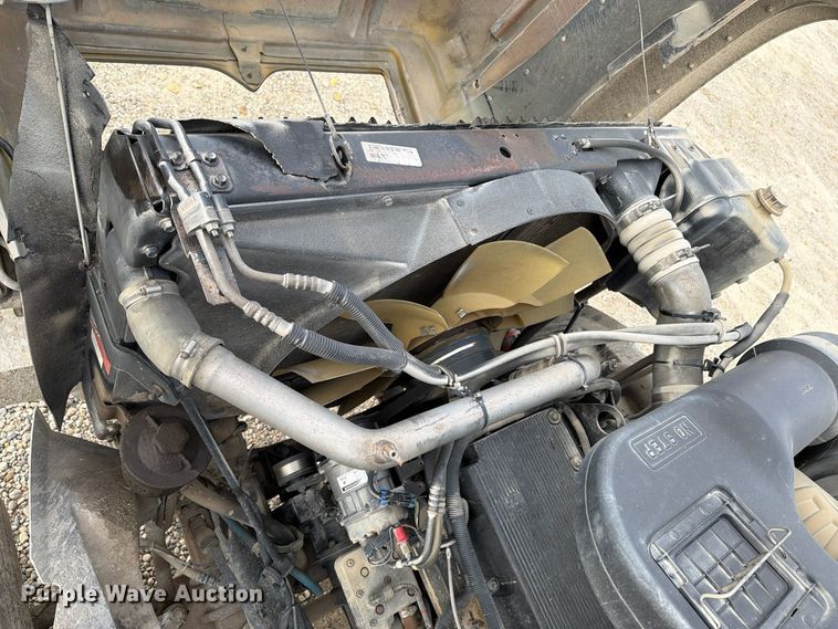 image for item EX1142 2005 International 5500i ready mix truck