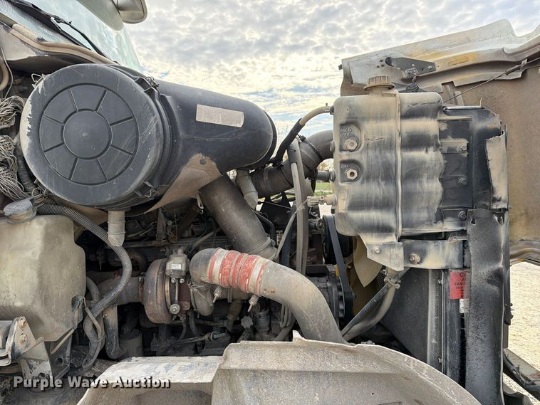 image for item EX1142 2005 International 5500i ready mix truck